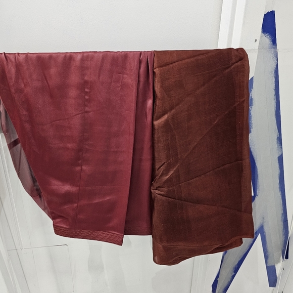 Dachine Satin - Picture 3 of 3